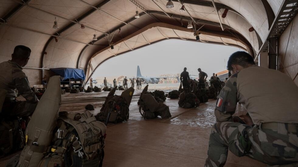 Le matériel militaire français en provenance du Niger transitera par le Cameroun