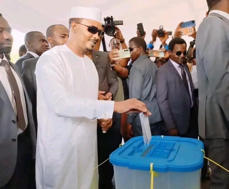 Présidentielle au Tchad : élu au 1er tour, Déby reçoit les félicitations de certains candidats