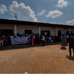 À Bangui, la coopération russo-centrafricaine se concrétise avec l’inauguration d’un nouveau bâtiment scolaire à Gobongo. Un projet éducatif salué par les autorités et porté par la Maison russe.