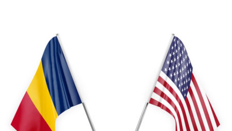 Suite à une fusillade, les États-Unis suspendent toutes les demandes d'immigration pour le Tchad et 18 pays.