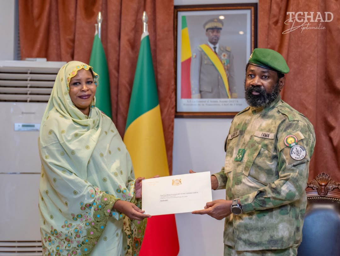 Diplomatie : le président tchadien envoie un message à son homologue malien