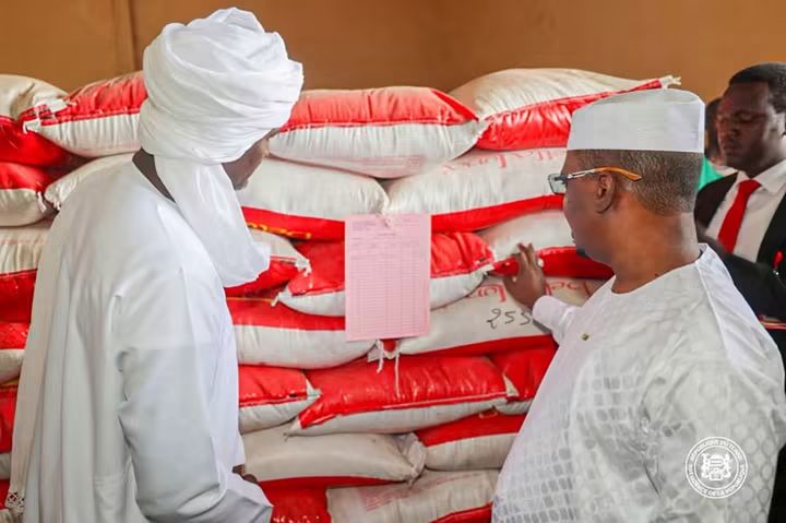 (DR)